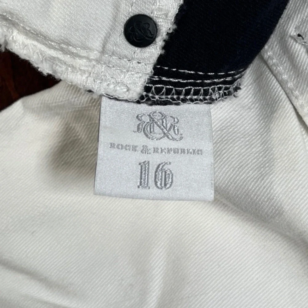 Rock & Republic Carnivale White Tuxedo Stripe Cropped Jeans Women 16 R210594 EUC